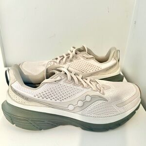 Saucony Men’s Guide 17 Running Shoes - White and Gray - NWOT
